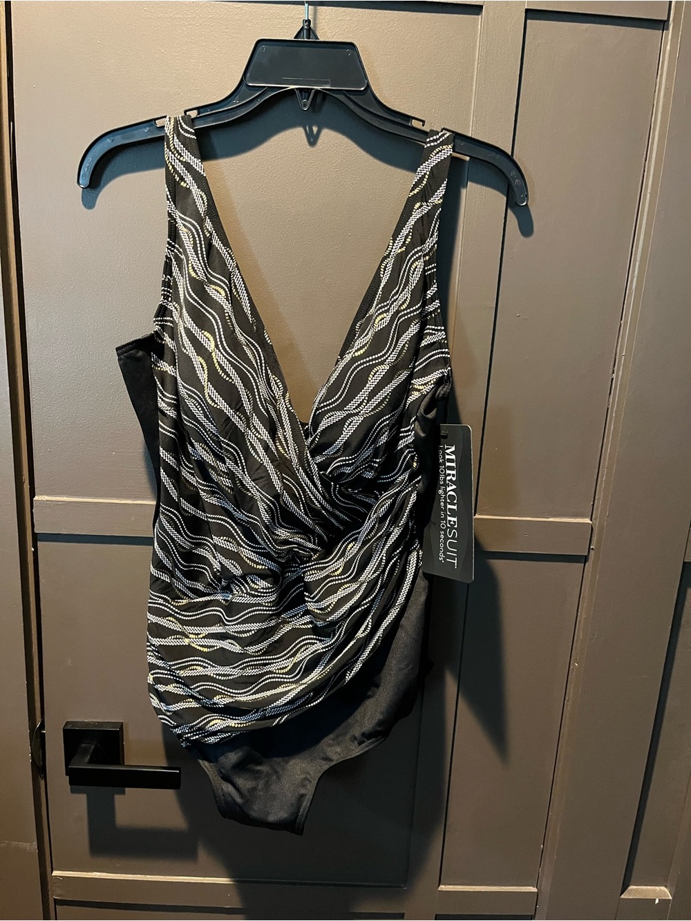 Miraclesuit Black One-Piece Swimsuit with White Wave Print Size 18 NEW